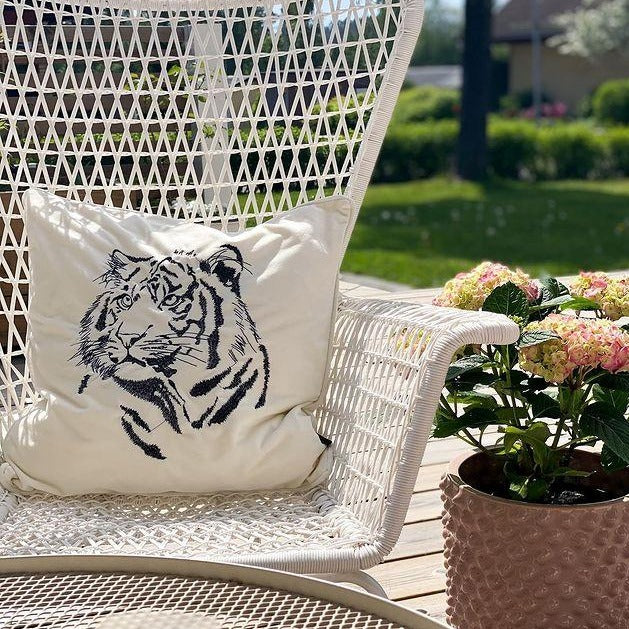 Tiger | Eggshell