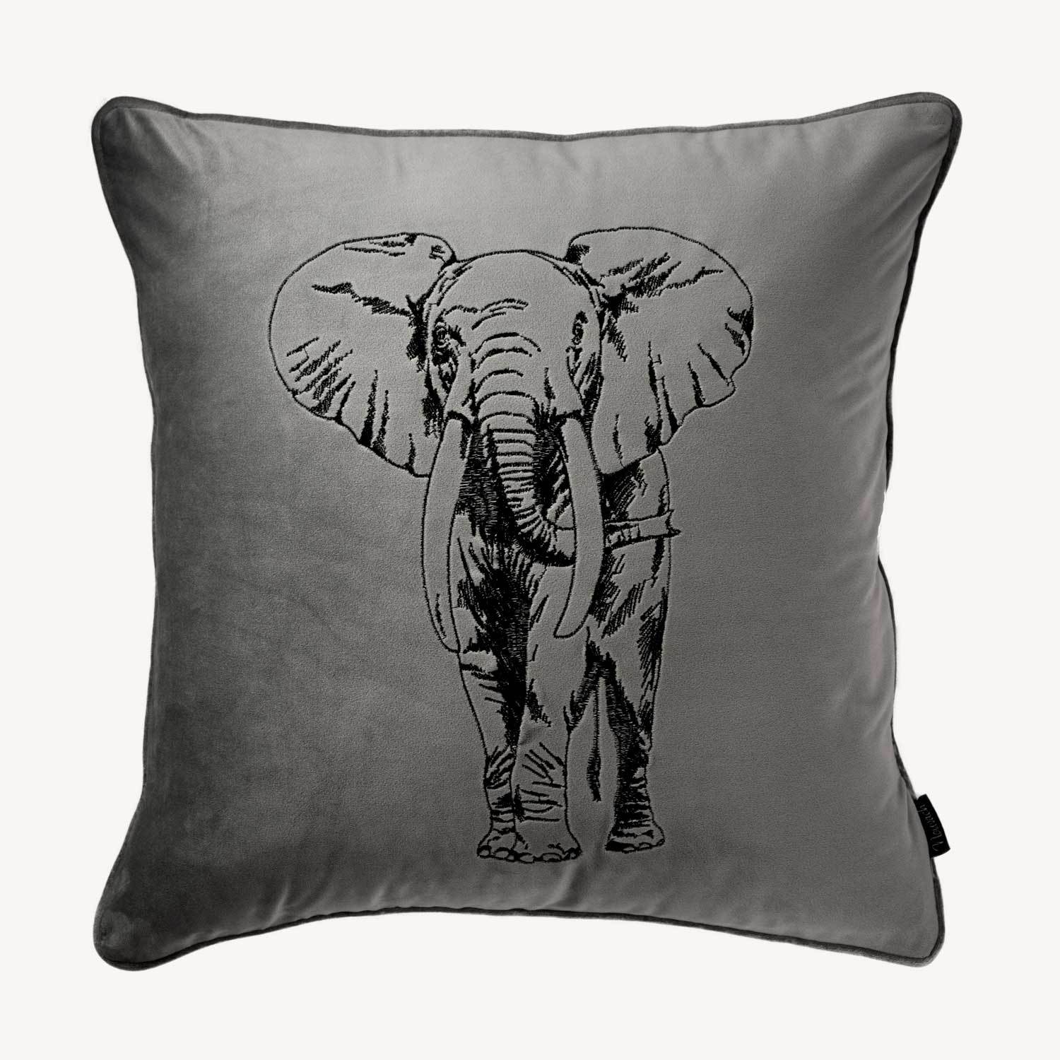 grått kuddfodral i sammet med motiv på en elefant och storlek 45x45cm